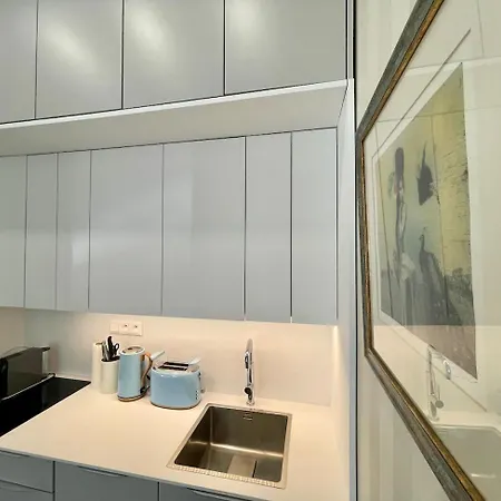 Kollar So Saunou Apartament